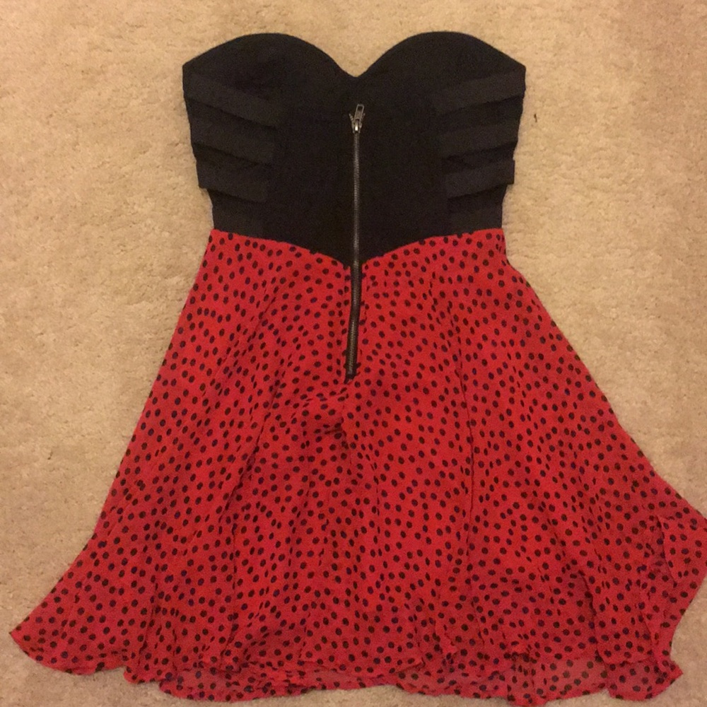 Dress - Picture 2 of 4